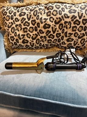 Hot Tool Gold and Black Curling Iron - Professional Styling Wand 1.5 inch barrel
